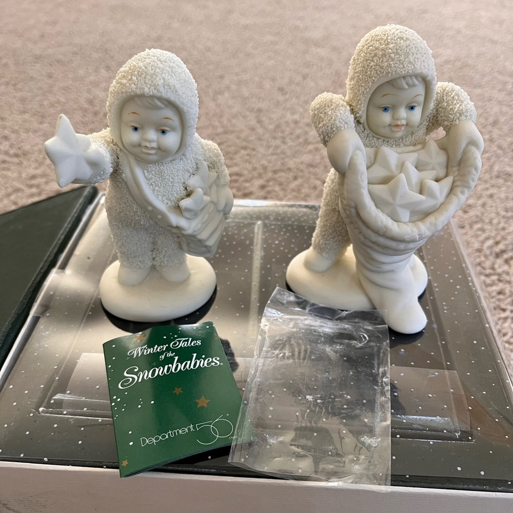 Dept 56 Snow babies winter tales Hugs and Kisses